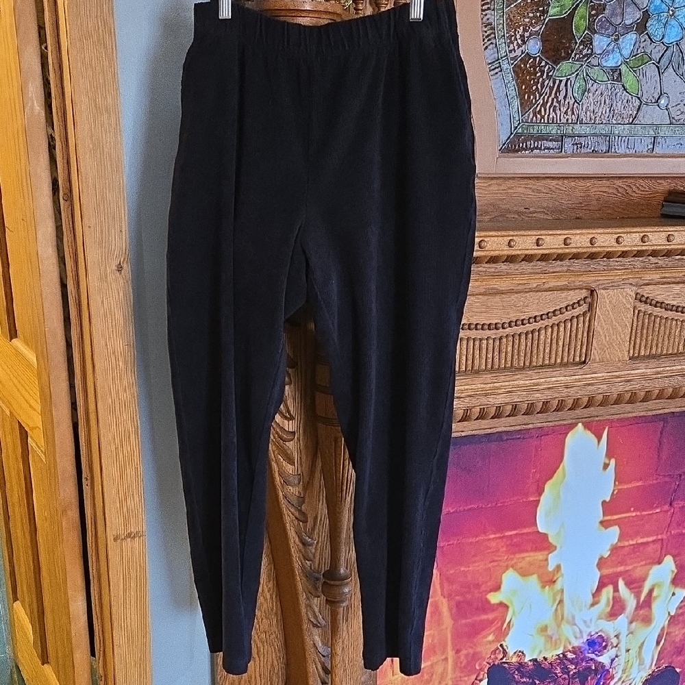 Lands' End Women's Black Straight Leg Corduroy Pants Medium